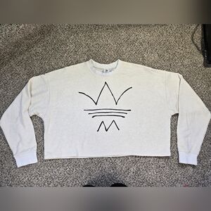 Adidas Size XL Oatmeal Crewneck Cropped Sweatshirt with Black Embroidery Womens